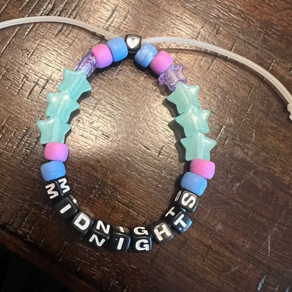 (10 pack, adjustable) Taylor Swift Eras Tour Friendship Bracelets - Picture 8 of 16